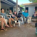 Companhia que aquece o coração: cães Frei e Fabiano encantam os moradores do Lar do Idoso em Amambai