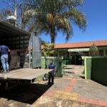 Entrega dos kits escolares e uniformes para 2026 já começou em todo o Estado