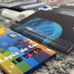 Entrega dos kits escolares e uniformes para 2026 já começou em todo o Estado