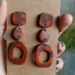 Mimorê Acessórios está em Amambai com peças exclusivas e feitas à mão; atendimento local vai até 21 de dezembro Mimorê Acessórios está em Amambai com peças exclusivas e feitas à mão; atendimento local vai até 21 de dezembro