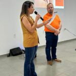 ACS e ACE recebem protetor solar durante palestra do Dezembro Laranja em Amambai ACS e ACE recebem protetor solar durante palestra do Dezembro Laranja em Amambai