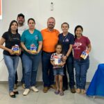 ACS e ACE recebem protetor solar durante palestra do Dezembro Laranja em Amambai ACS e ACE recebem protetor solar durante palestra do Dezembro Laranja em Amambai