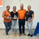 ACS e ACE recebem protetor solar durante palestra do Dezembro Laranja em Amambai ACS e ACE recebem protetor solar durante palestra do Dezembro Laranja em Amambai