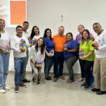 ACS e ACE recebem protetor solar durante palestra do Dezembro Laranja em Amambai ACS e ACE recebem protetor solar durante palestra do Dezembro Laranja em Amambai
