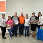 ACS e ACE recebem protetor solar durante palestra do Dezembro Laranja em Amambai ACS e ACE recebem protetor solar durante palestra do Dezembro Laranja em Amambai