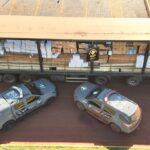 DOF apreende cigarros e agrotóxicos em meio a carga de madeira