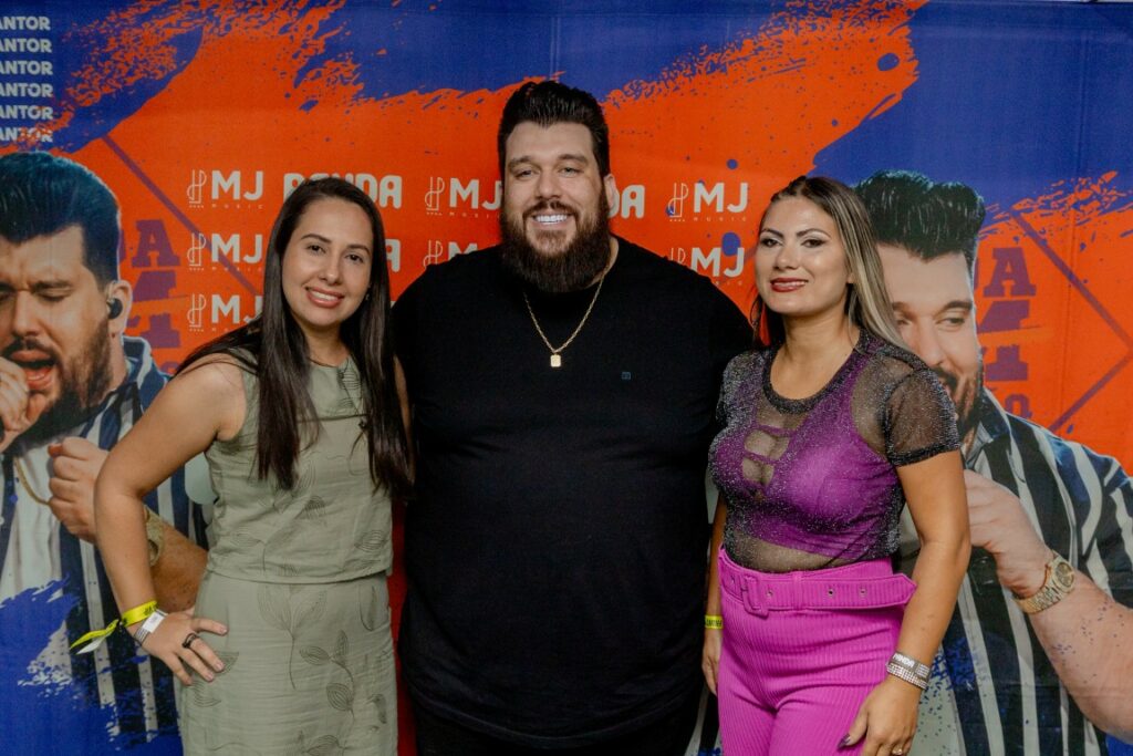 Show de Panda reúne cerca de 2,4 mil pessoas e movimenta Amambai no sábado (07)