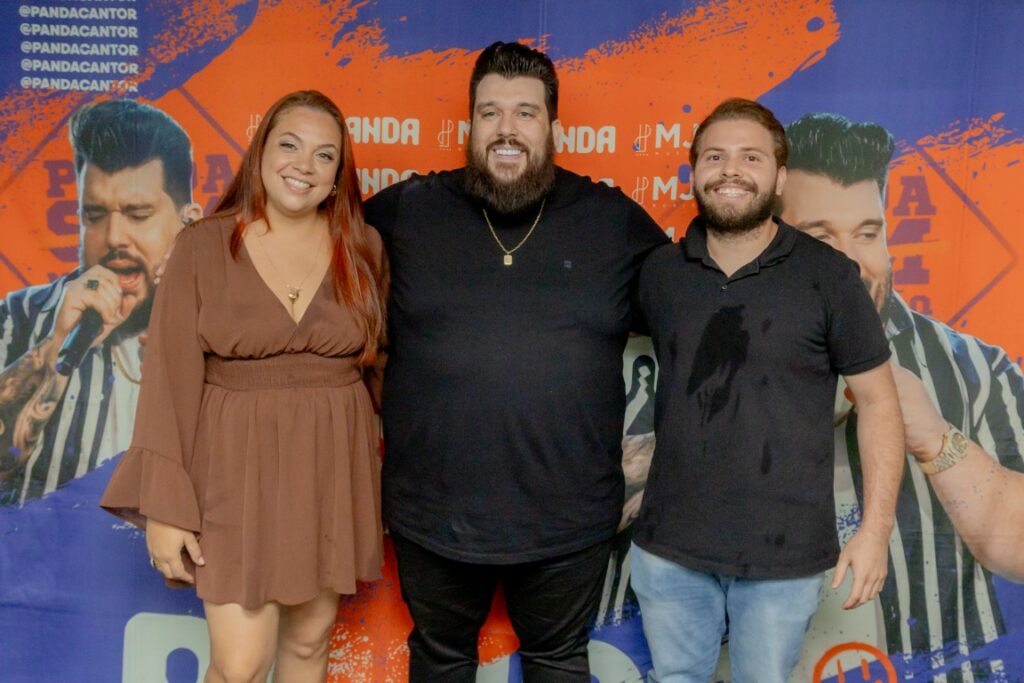 Show de Panda reúne cerca de 2,4 mil pessoas e movimenta Amambai no sábado (07)