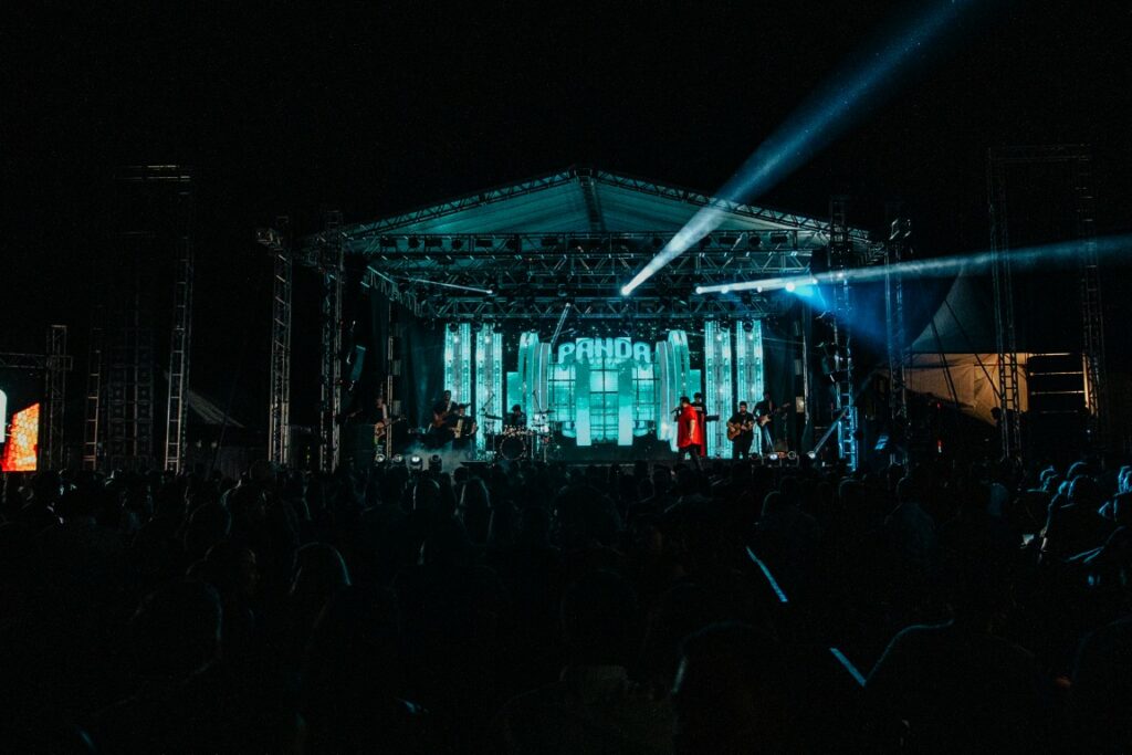 Show de Panda reúne cerca de 2,4 mil pessoas e movimenta Amambai no sábado (07)