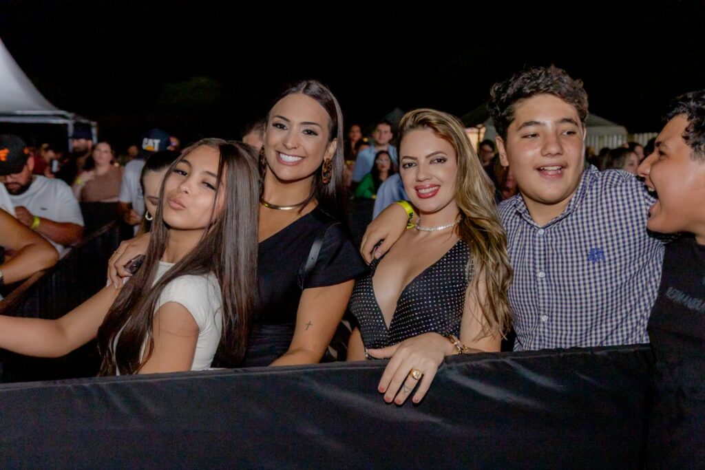 Show de Panda reúne cerca de 2,4 mil pessoas e movimenta Amambai no sábado (07)