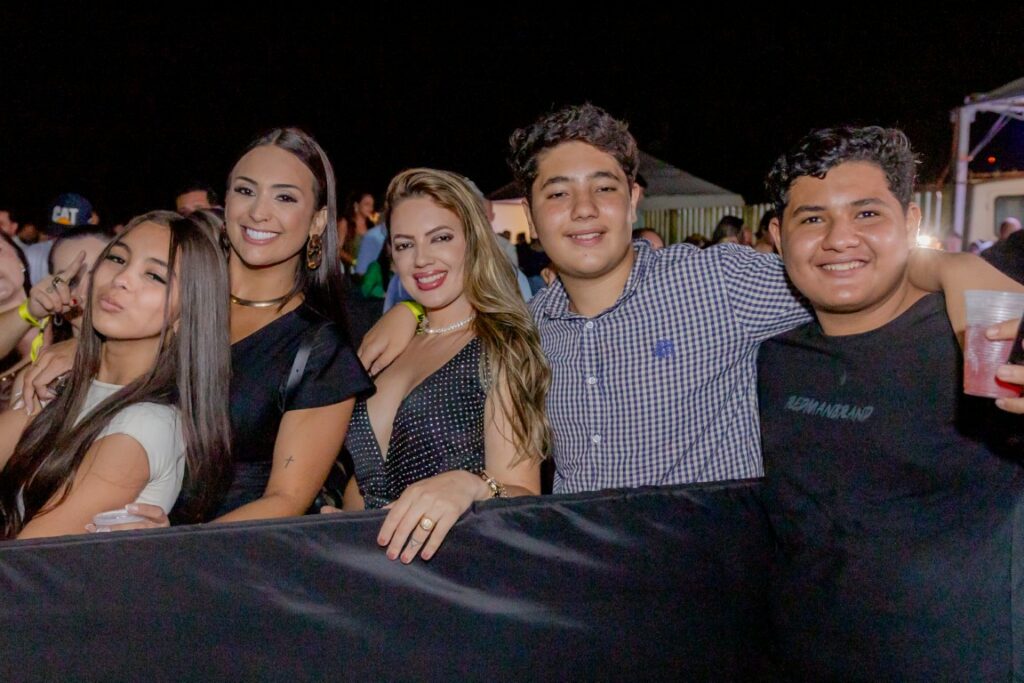 Show de Panda reúne cerca de 2,4 mil pessoas e movimenta Amambai no sábado (07)