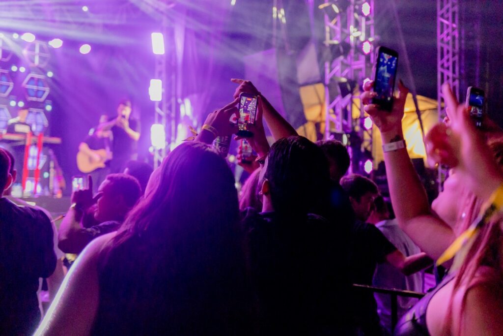 Show de Panda reúne cerca de 2,4 mil pessoas e movimenta Amambai no sábado (07)