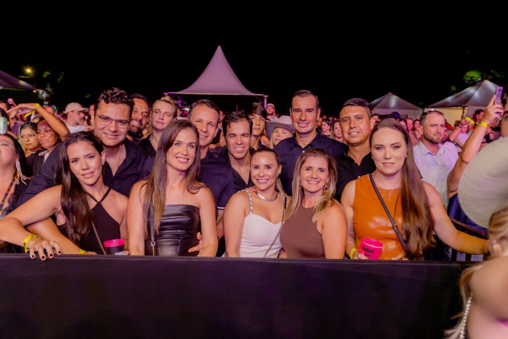 Show de Panda reúne cerca de 2,4 mil pessoas e movimenta Amambai no sábado (07)