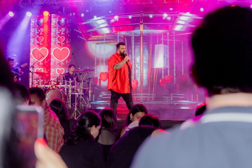 Show de Panda reúne cerca de 2,4 mil pessoas e movimenta Amambai no sábado (07)