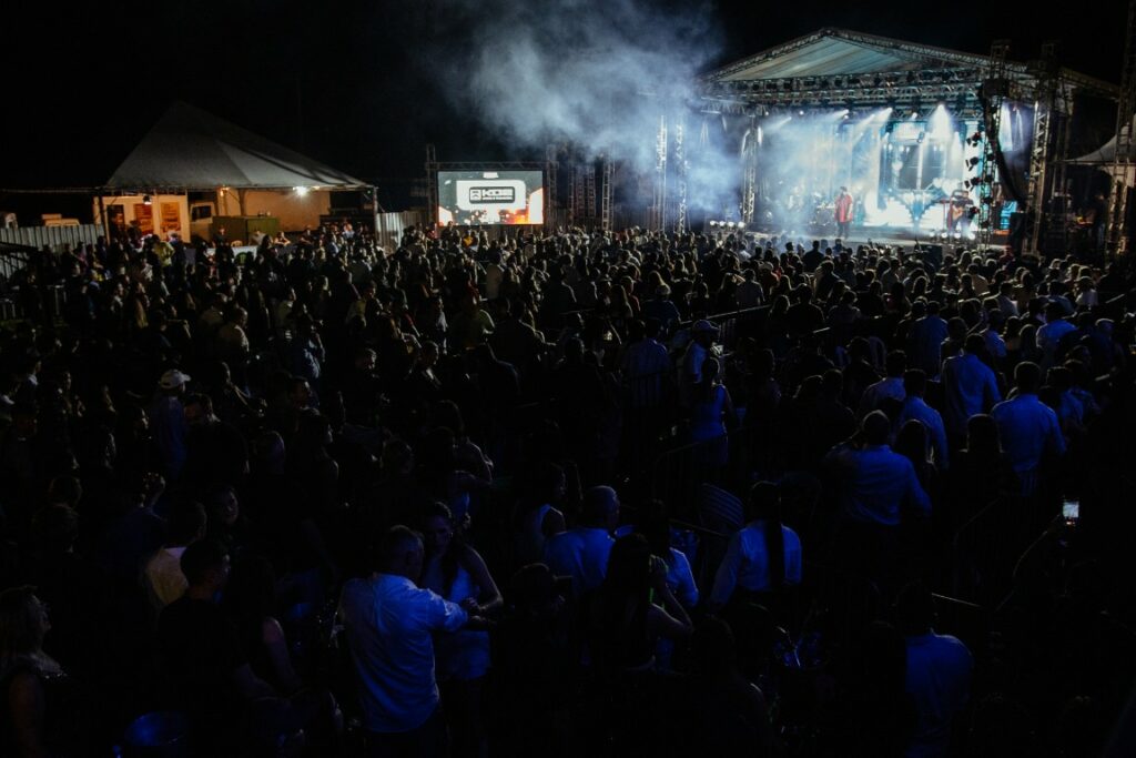 Show de Panda reúne cerca de 2,4 mil pessoas e movimenta Amambai no sábado (07)