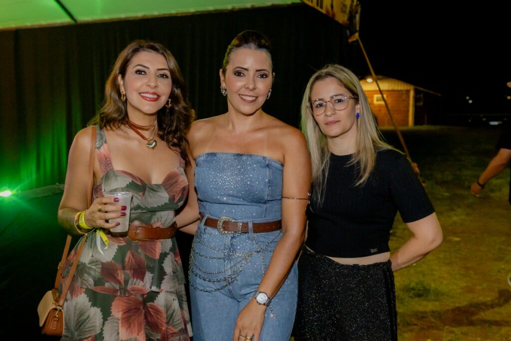 Show de Panda reúne cerca de 2,4 mil pessoas e movimenta Amambai no sábado (07)