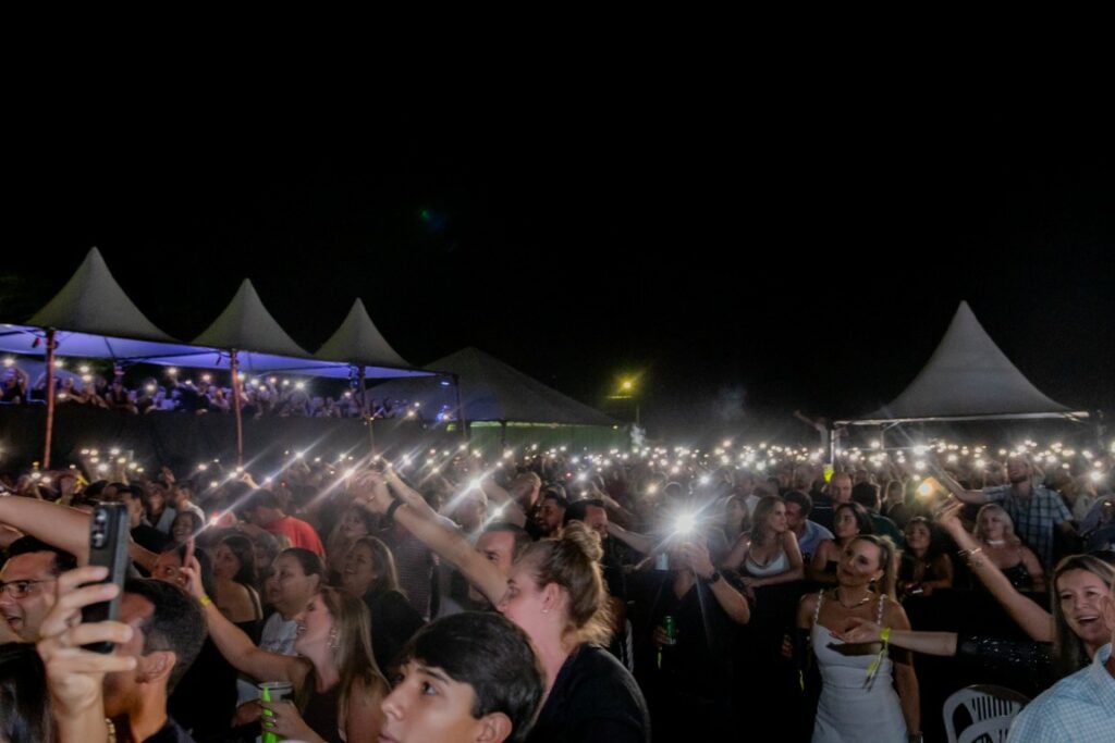 Show de Panda reúne cerca de 2,4 mil pessoas e movimenta Amambai no sábado (07)