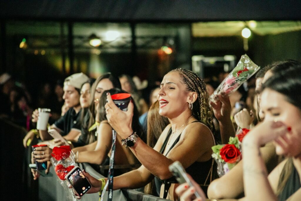 Show de Panda reúne cerca de 2,4 mil pessoas e movimenta Amambai no sábado (07)