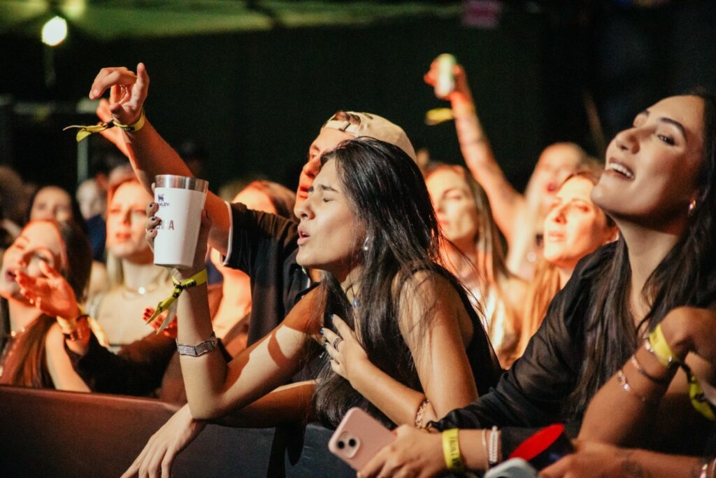 Show de Panda reúne cerca de 2,4 mil pessoas e movimenta Amambai no sábado (07)