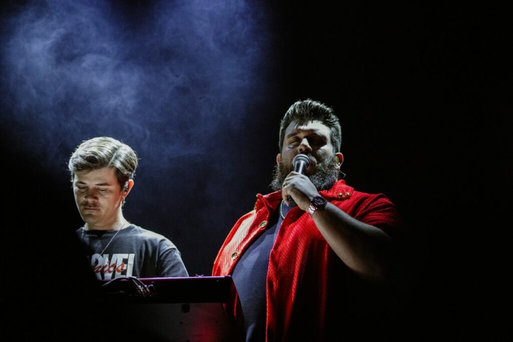 Show de Panda reúne cerca de 2,4 mil pessoas e movimenta Amambai no sábado (07)