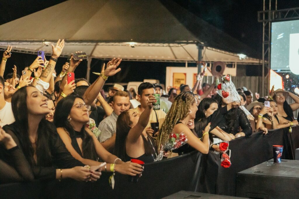 Show de Panda reúne cerca de 2,4 mil pessoas e movimenta Amambai no sábado (07)