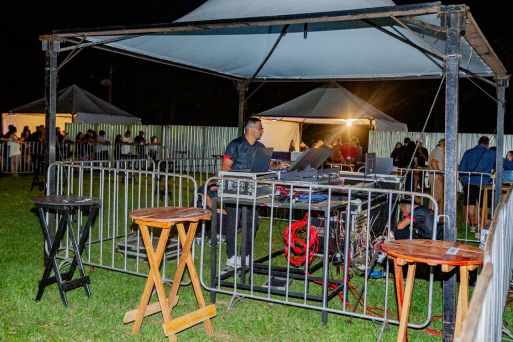 Show de Panda reúne cerca de 2,4 mil pessoas e movimenta Amambai no sábado (07)