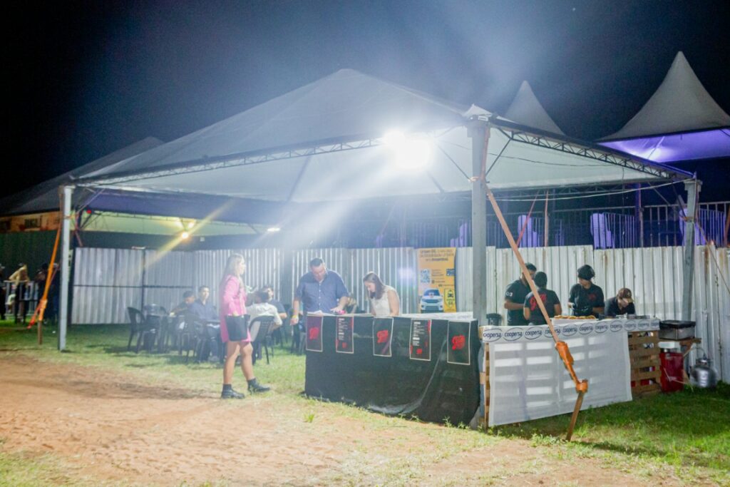 Show de Panda reúne cerca de 2,4 mil pessoas e movimenta Amambai no sábado (07)