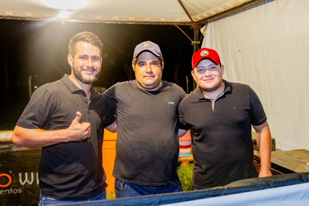 Show de Panda reúne cerca de 2,4 mil pessoas e movimenta Amambai no sábado (07)