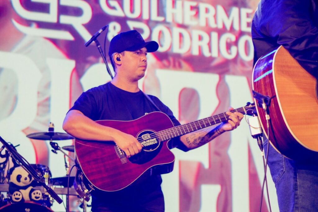 Show de Panda reúne cerca de 2,4 mil pessoas e movimenta Amambai no sábado (07)