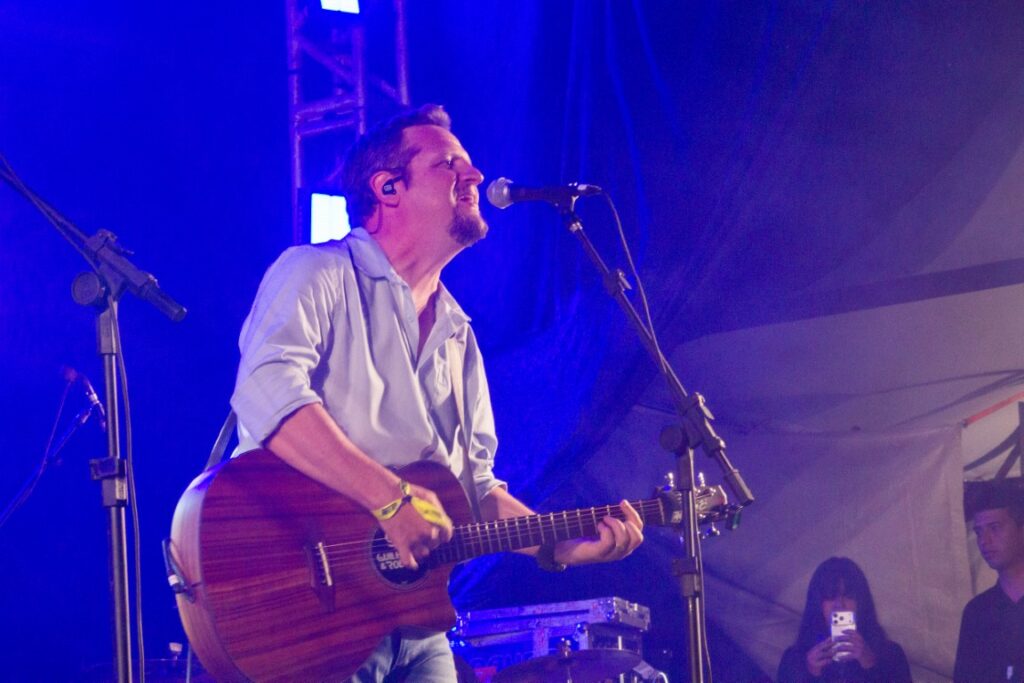 Show de Panda reúne cerca de 2,4 mil pessoas e movimenta Amambai no sábado (07)