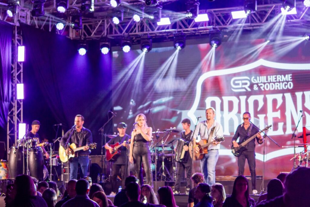 Show de Panda reúne cerca de 2,4 mil pessoas e movimenta Amambai no sábado (07)