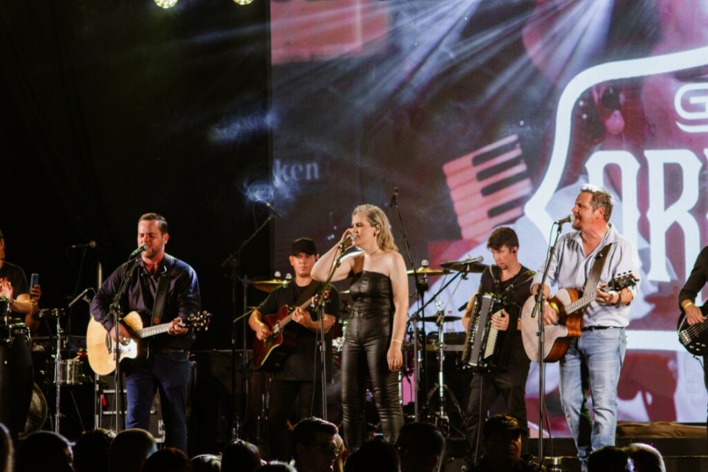 Show de Panda reúne cerca de 2,4 mil pessoas e movimenta Amambai no sábado (07)