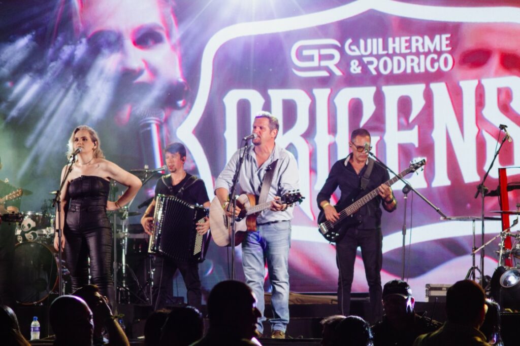 Show de Panda reúne cerca de 2,4 mil pessoas e movimenta Amambai no sábado (07)