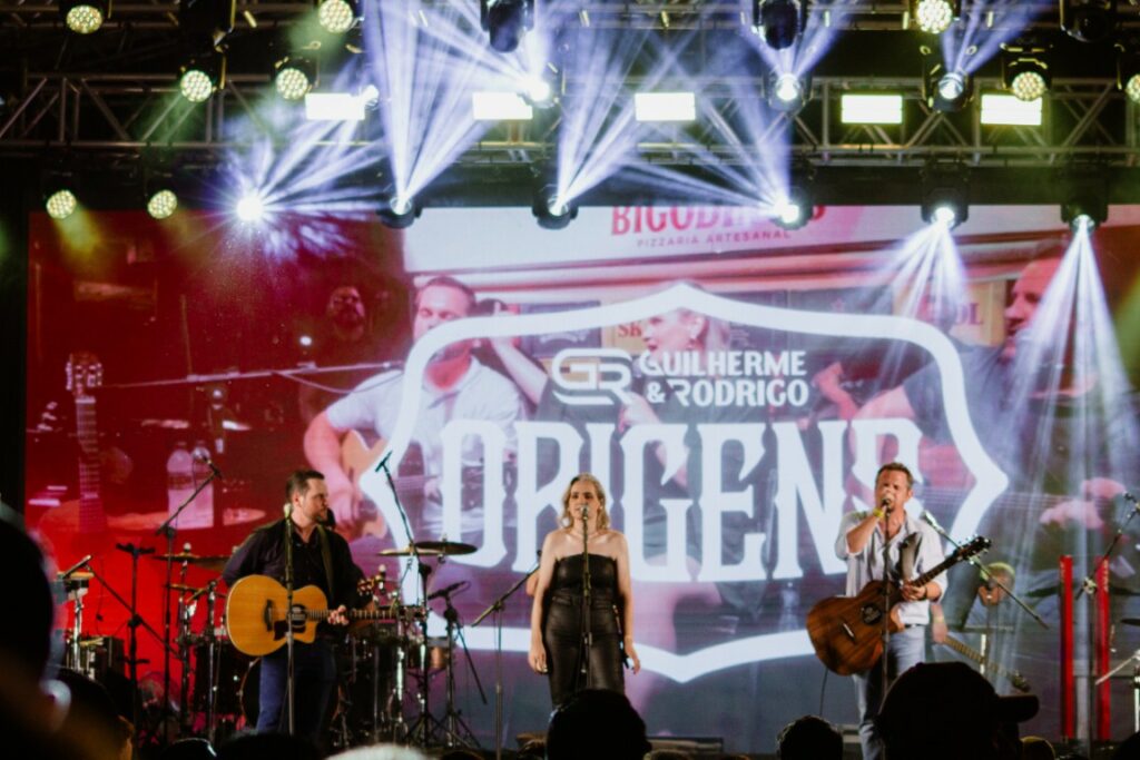 Show de Panda reúne cerca de 2,4 mil pessoas e movimenta Amambai no sábado (07)