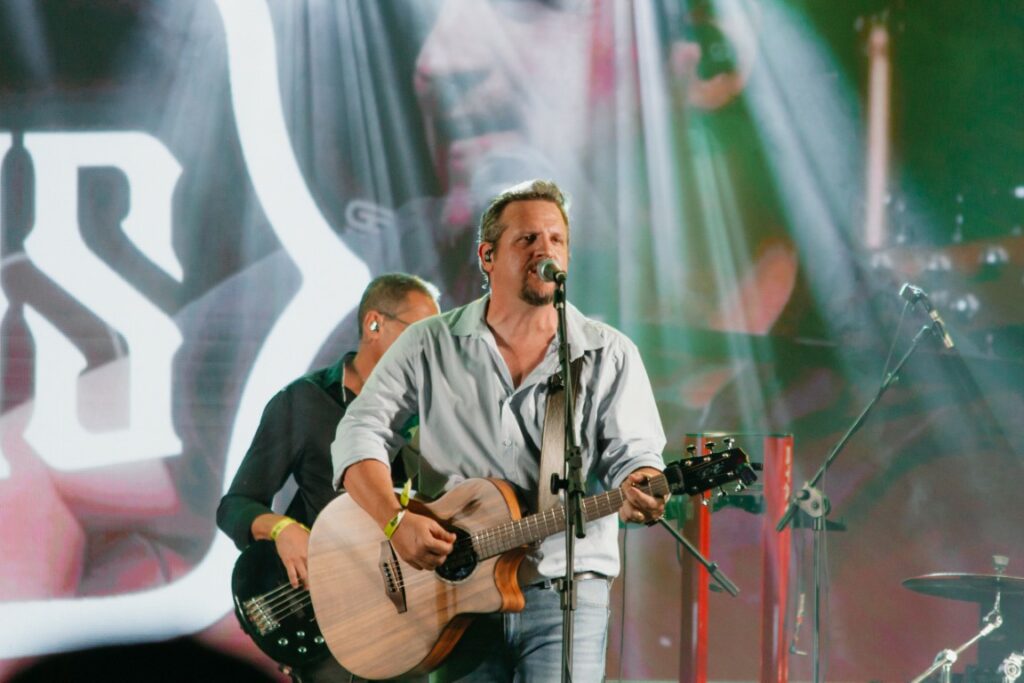 Show de Panda reúne cerca de 2,4 mil pessoas e movimenta Amambai no sábado (07)