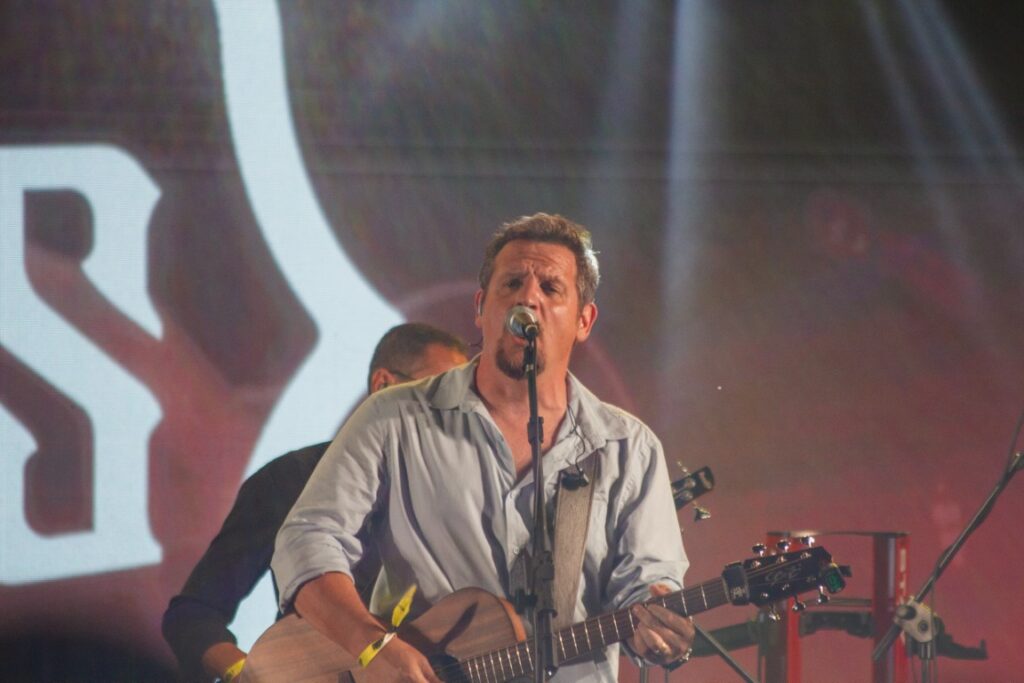 Show de Panda reúne cerca de 2,4 mil pessoas e movimenta Amambai no sábado (07)