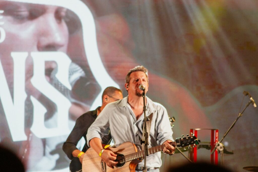 Show de Panda reúne cerca de 2,4 mil pessoas e movimenta Amambai no sábado (07)