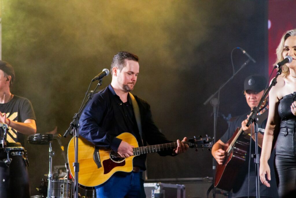 Show de Panda reúne cerca de 2,4 mil pessoas e movimenta Amambai no sábado (07)