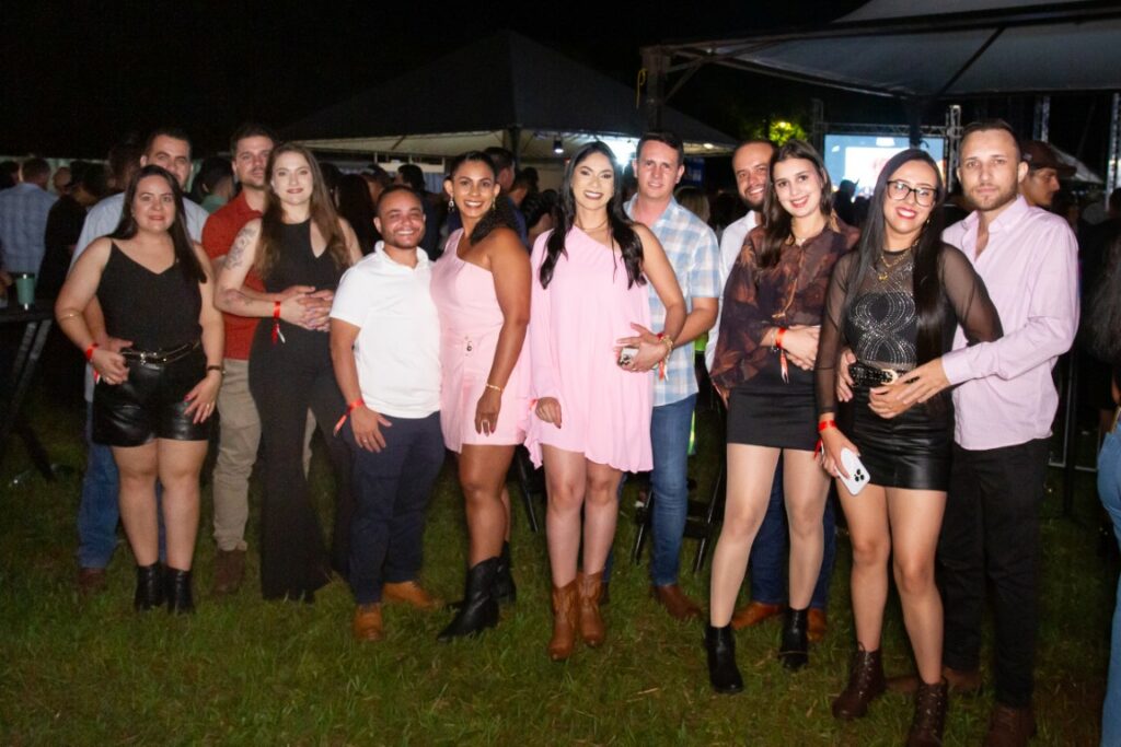 Show de Panda reúne cerca de 2,4 mil pessoas e movimenta Amambai no sábado (07)