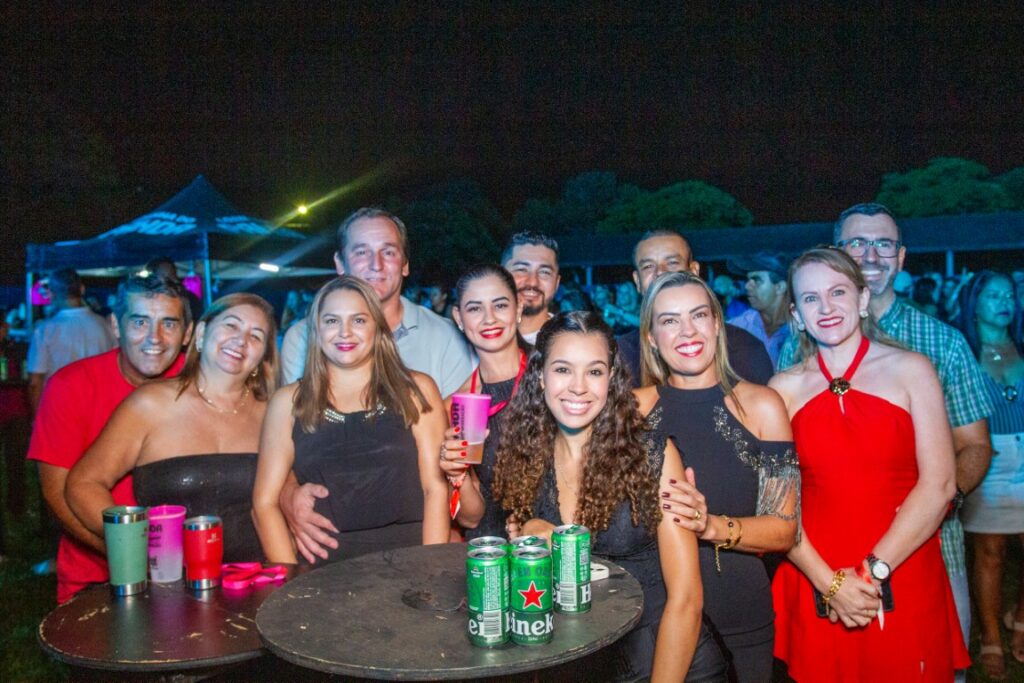 Show de Panda reúne cerca de 2,4 mil pessoas e movimenta Amambai no sábado (07)