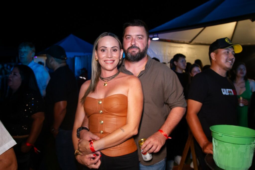 Show de Panda reúne cerca de 2,4 mil pessoas e movimenta Amambai no sábado (07)