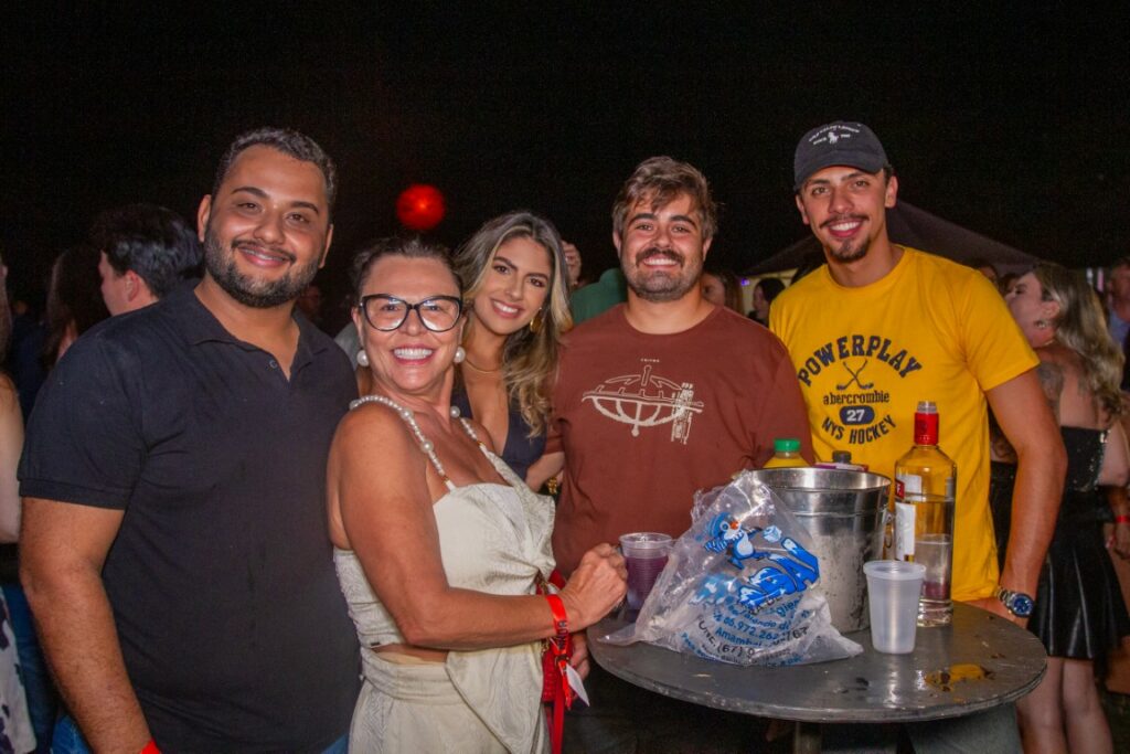 Show de Panda reúne cerca de 2,4 mil pessoas e movimenta Amambai no sábado (07)