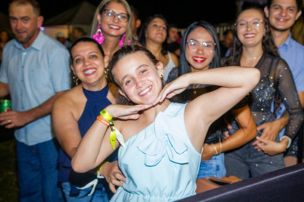 Show de Panda reúne cerca de 2,4 mil pessoas e movimenta Amambai no sábado (07)