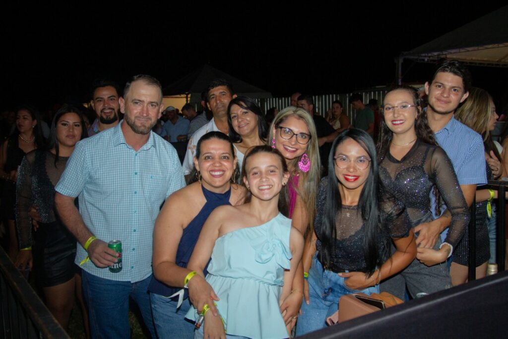 Show de Panda reúne cerca de 2,4 mil pessoas e movimenta Amambai no sábado (07)