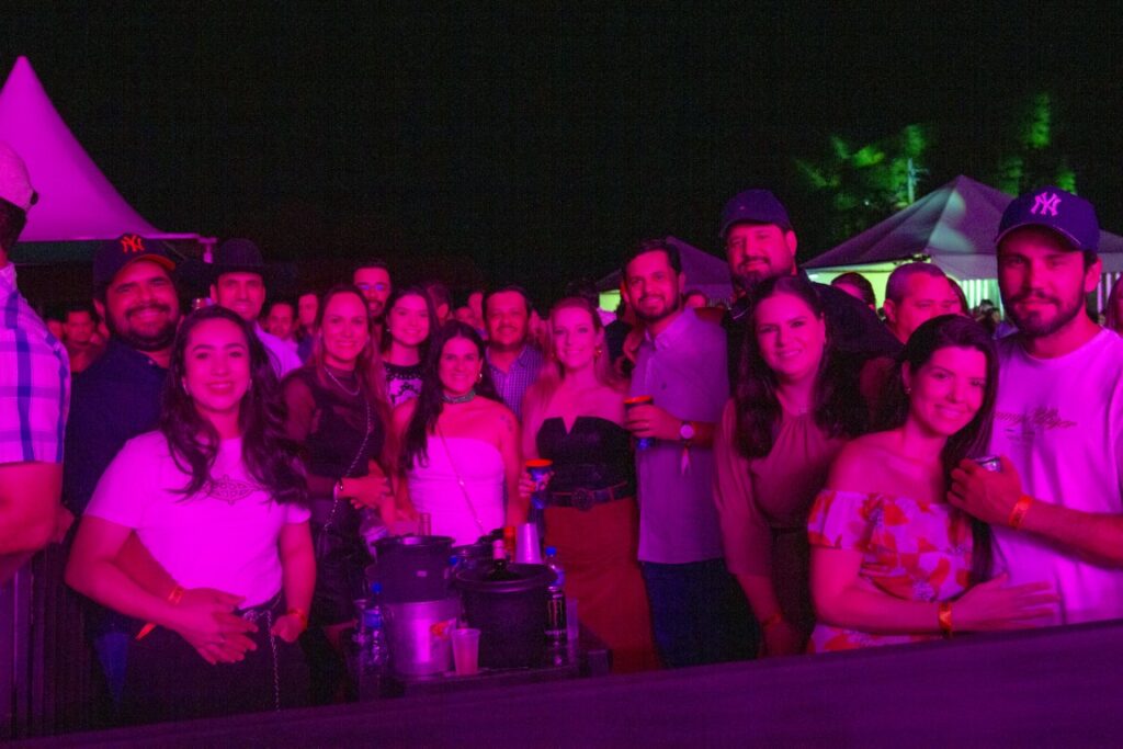 Show de Panda reúne cerca de 2,4 mil pessoas e movimenta Amambai no sábado (07)