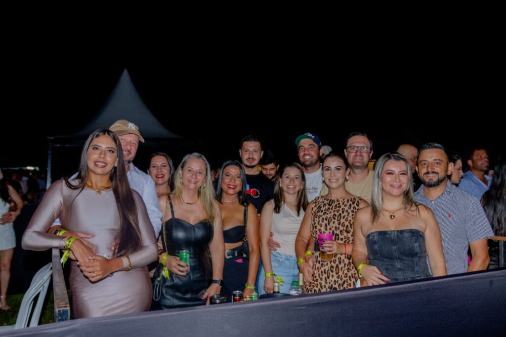 Show de Panda reúne cerca de 2,4 mil pessoas e movimenta Amambai no sábado (07)