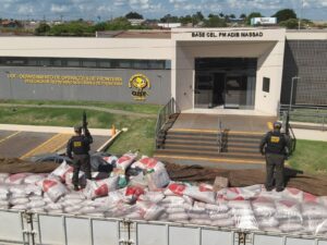 DOF apreende 900 quilos de drogas em meio a carga de açúcar