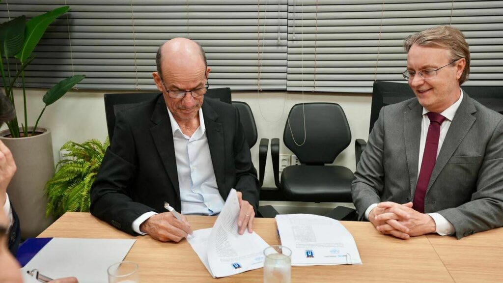 Prefeito Sérgio Barbosa participa da assinatura de cooperação entre Prefeitura e Ministério Público para fortalecimento da proteção às vítimas de crimes violentos Prefeito Sérgio Barbosa participa da assinatura de cooperação entre Prefeitura e Ministério Público para fortalecimento da proteção às vítimas de crimes violentos