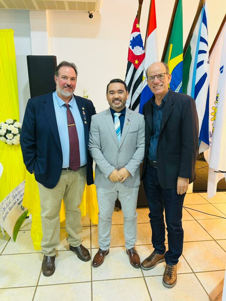 Prefeito Sérgio Barbosa participa da posse da nova diretoria do Rotary Club de Amambai Prefeito Sérgio Barbosa participa da posse da nova diretoria do Rotary Club de Amambai