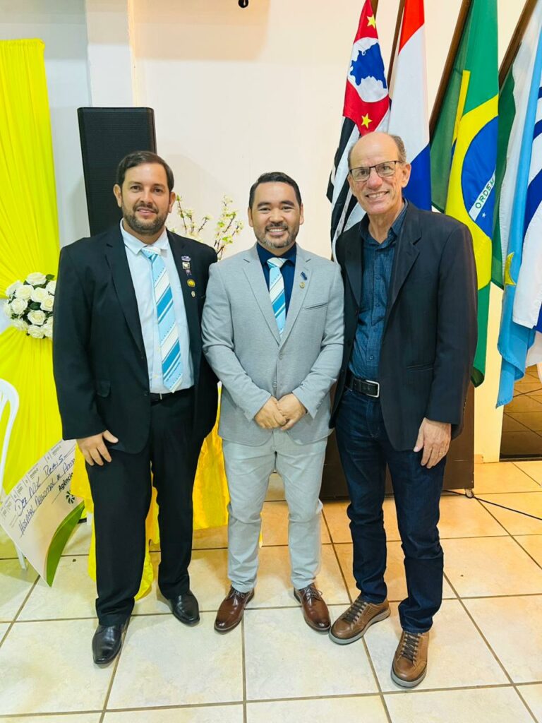 Prefeito Sérgio Barbosa participa da posse da nova diretoria do Rotary Club de Amambai Prefeito Sérgio Barbosa participa da posse da nova diretoria do Rotary Club de Amambai